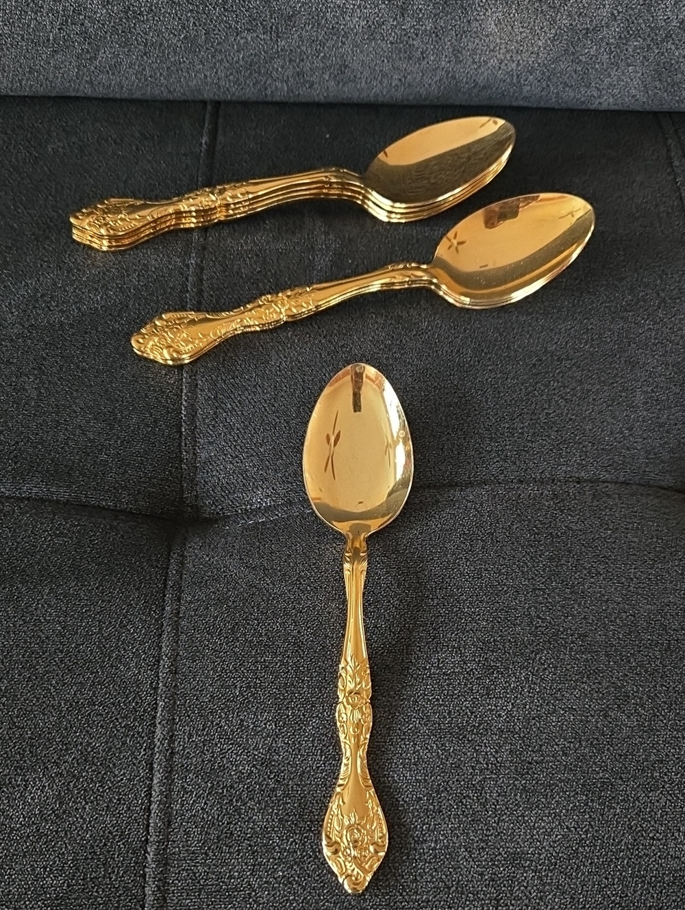 Vintage Golden Baroque Rose - 8 Pieces